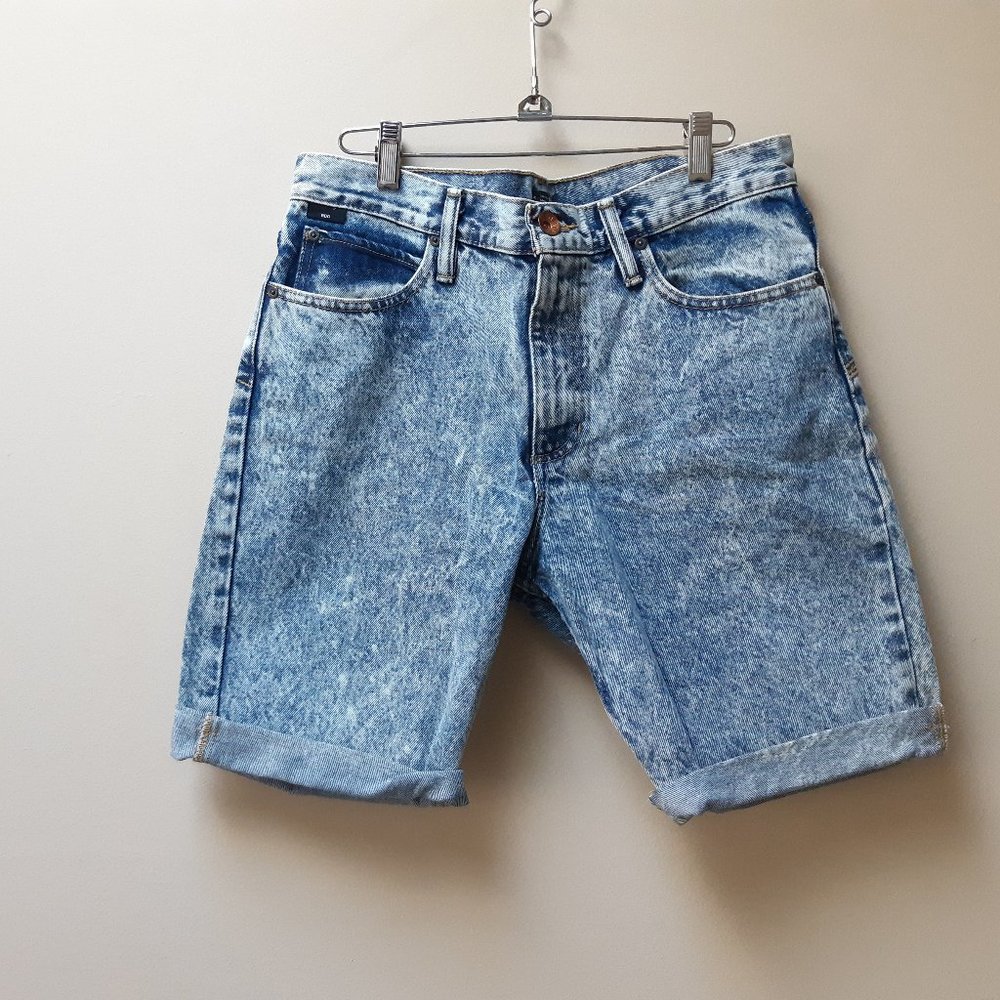 Urban Outfitters BDG slim cut off acid wash denim shorts